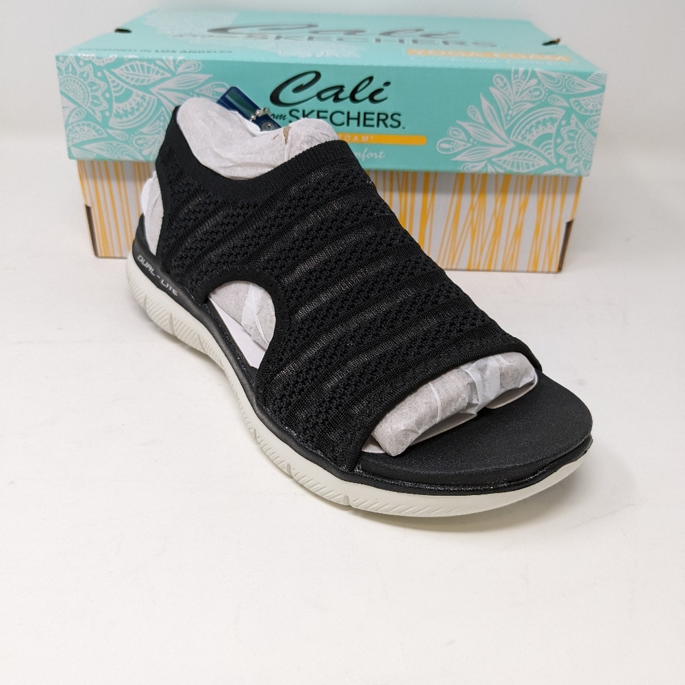 NIB.  WOMEN'S SKECHERS FLEX APPEAL 2.5-BOLDEST.  #119271/BLACK. SLINGBACK
